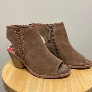 Sofft Suede Brown Ankle Boots